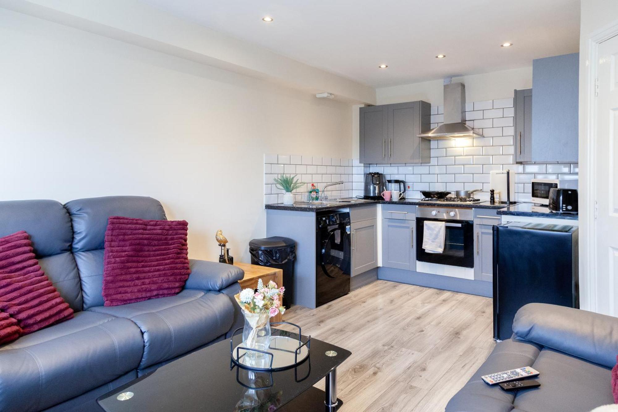 Pinfold Court Apartments Ноуслі Екстер'єр фото