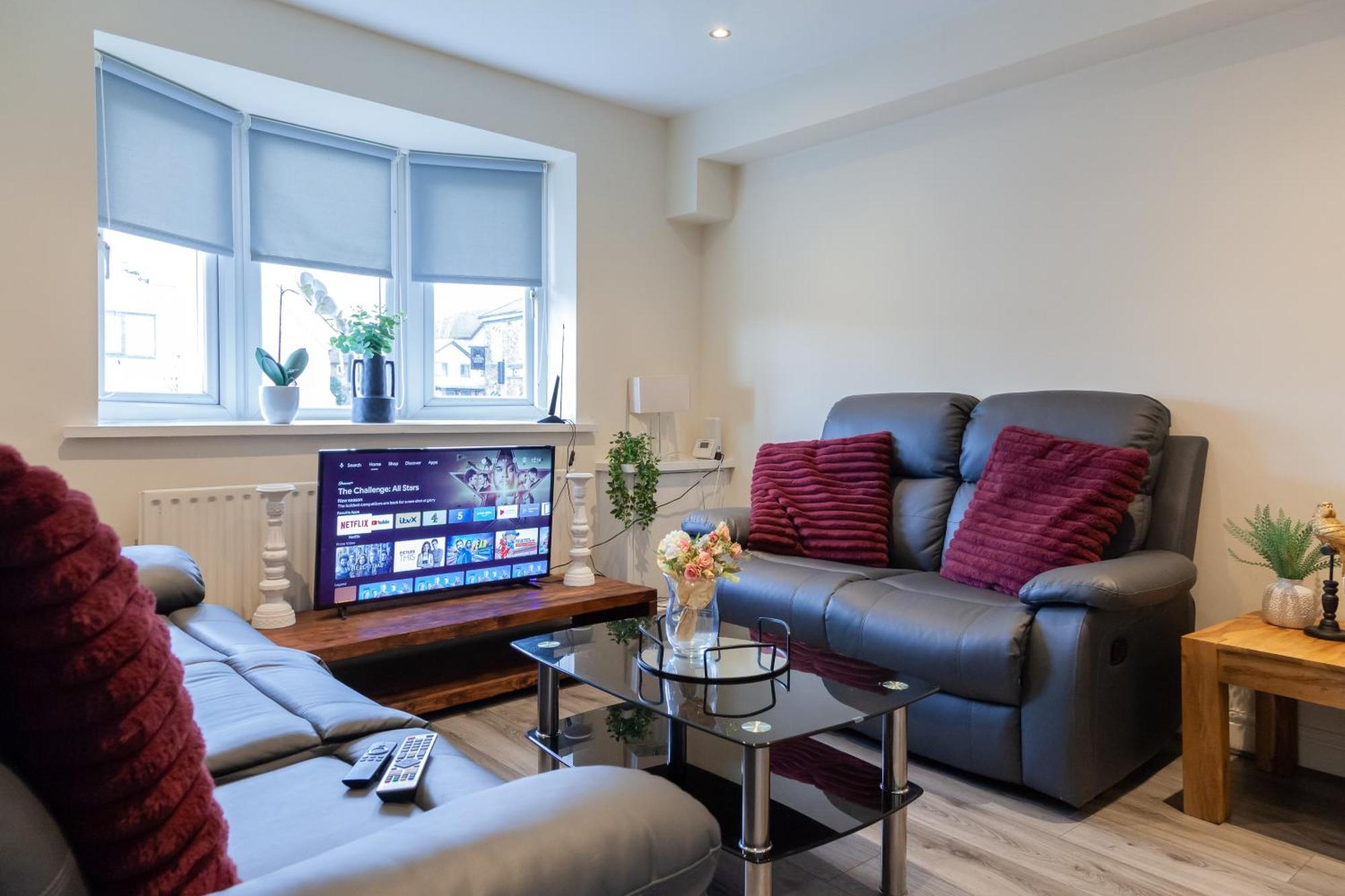 Pinfold Court Apartments Ноуслі Екстер'єр фото