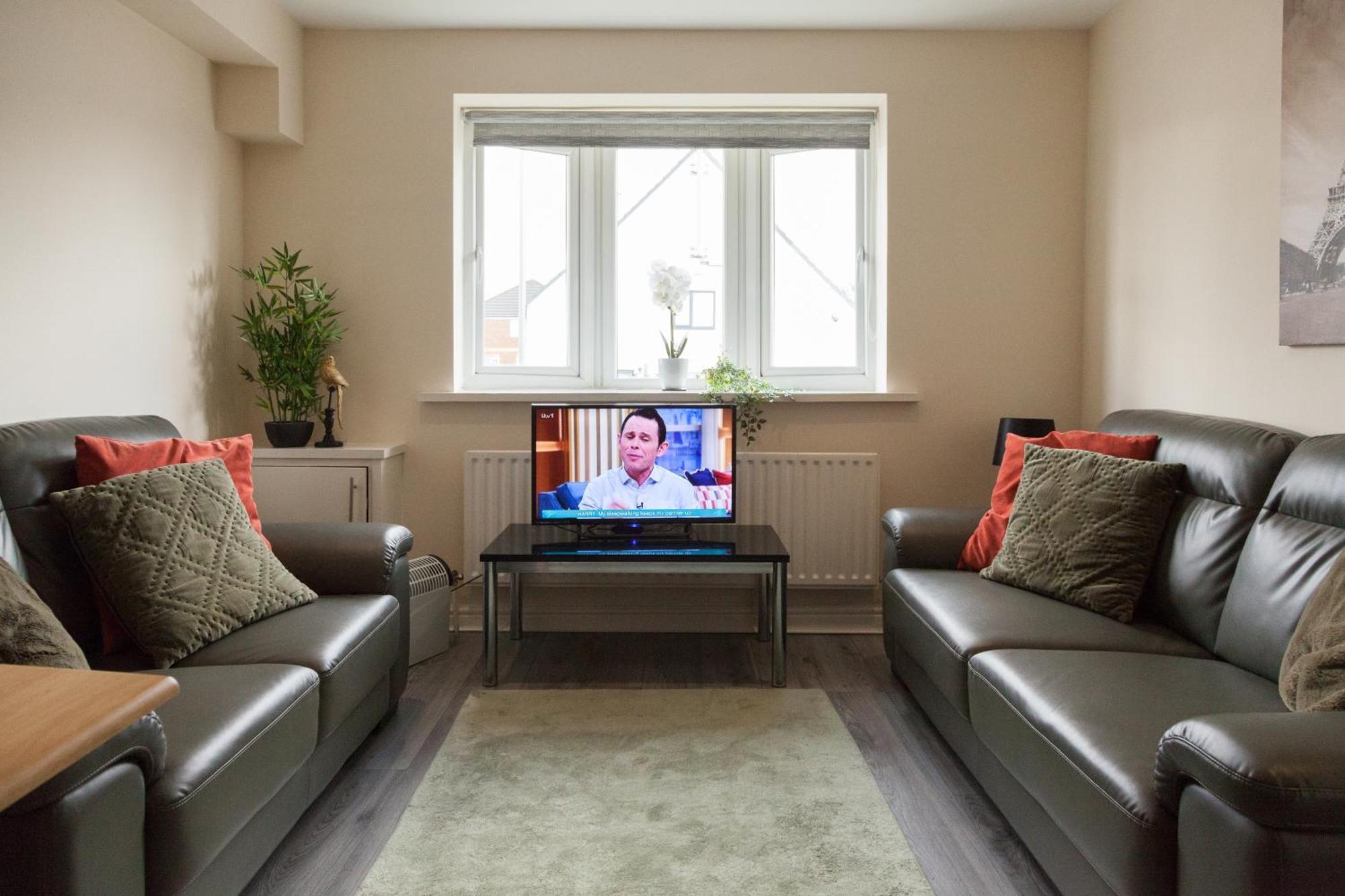 Pinfold Court Apartments Ноуслі Екстер'єр фото
