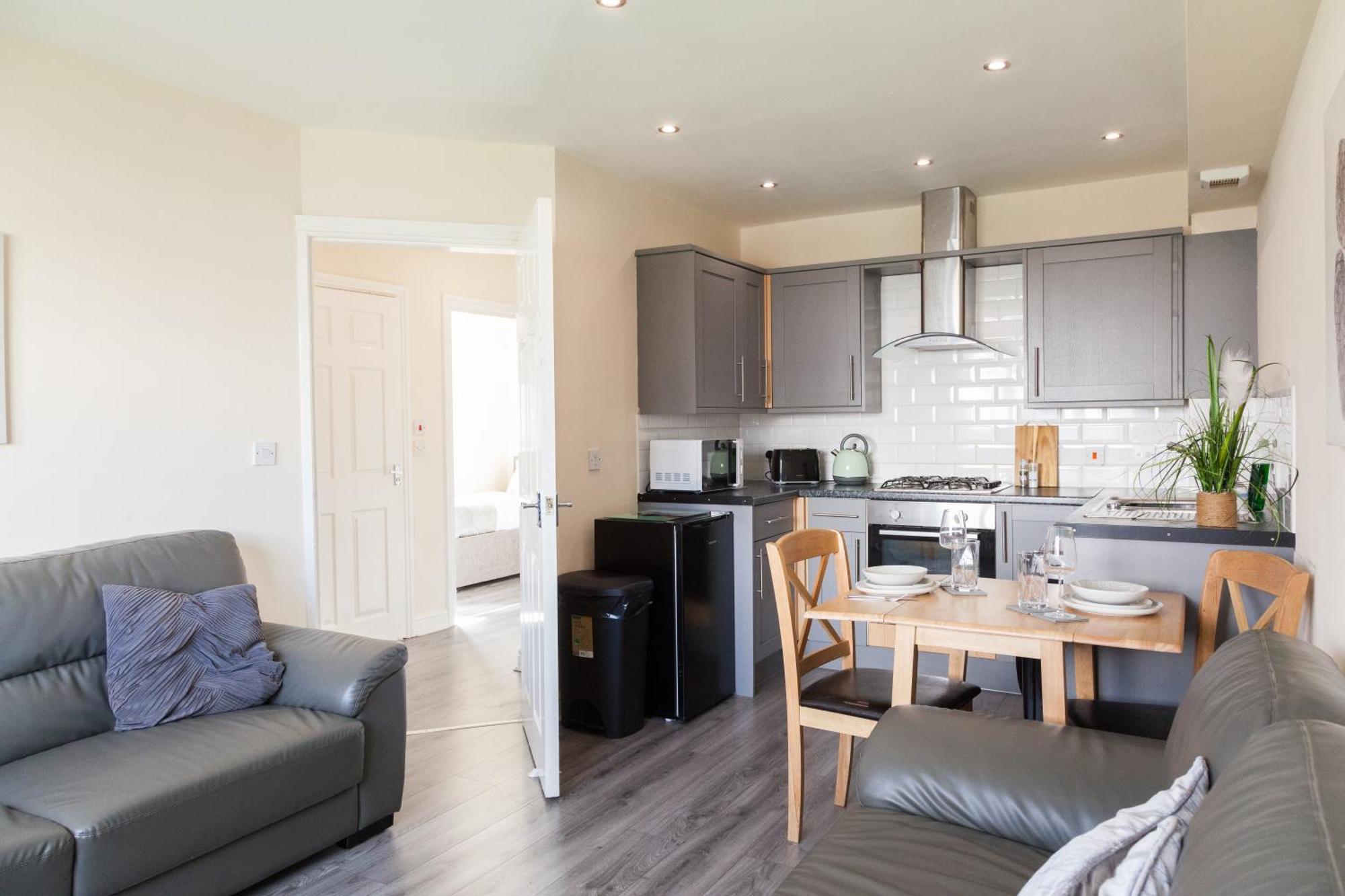 Pinfold Court Apartments Ноуслі Екстер'єр фото