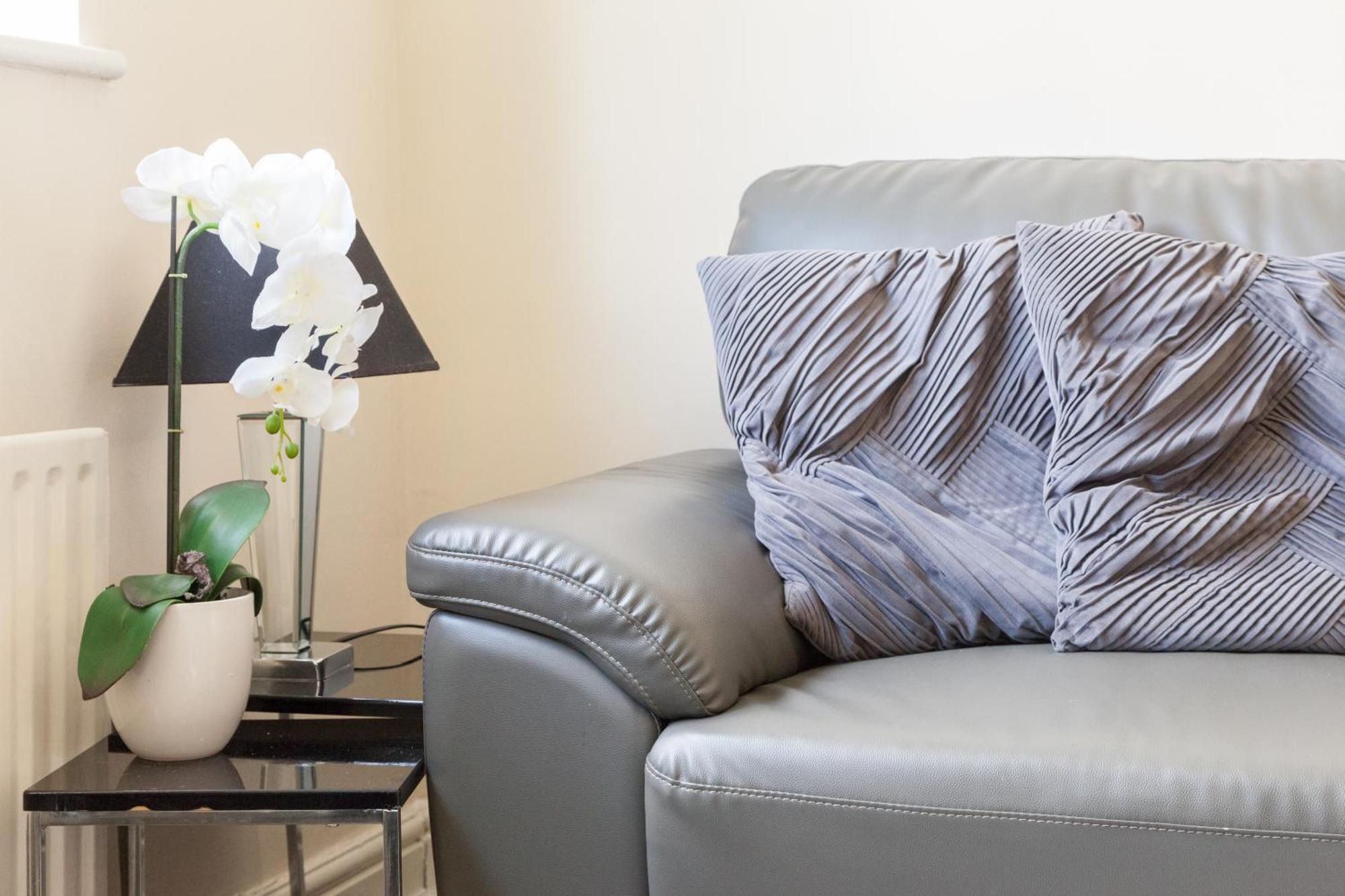 Pinfold Court Apartments Ноуслі Екстер'єр фото